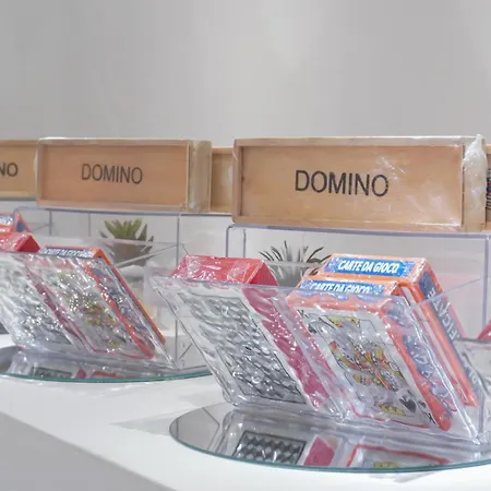 Dominaples